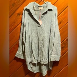 Long Sleeve Bubble Crinkle Collared V-Neck Tunic with High Low Scoop Hem